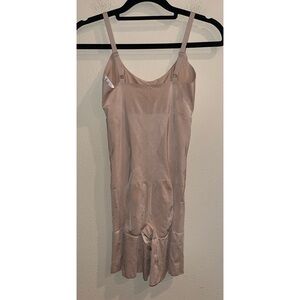 SPANX Nude Shorts Bodysuit Size Medium‎